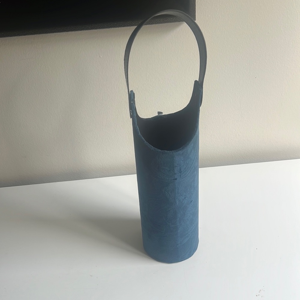 Blue Velvet Wine Holder